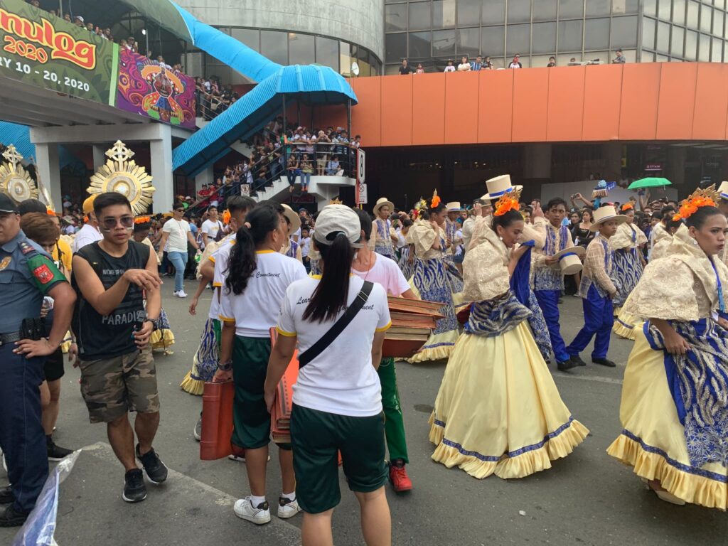 シヌログ祭り（フエンテ周り）